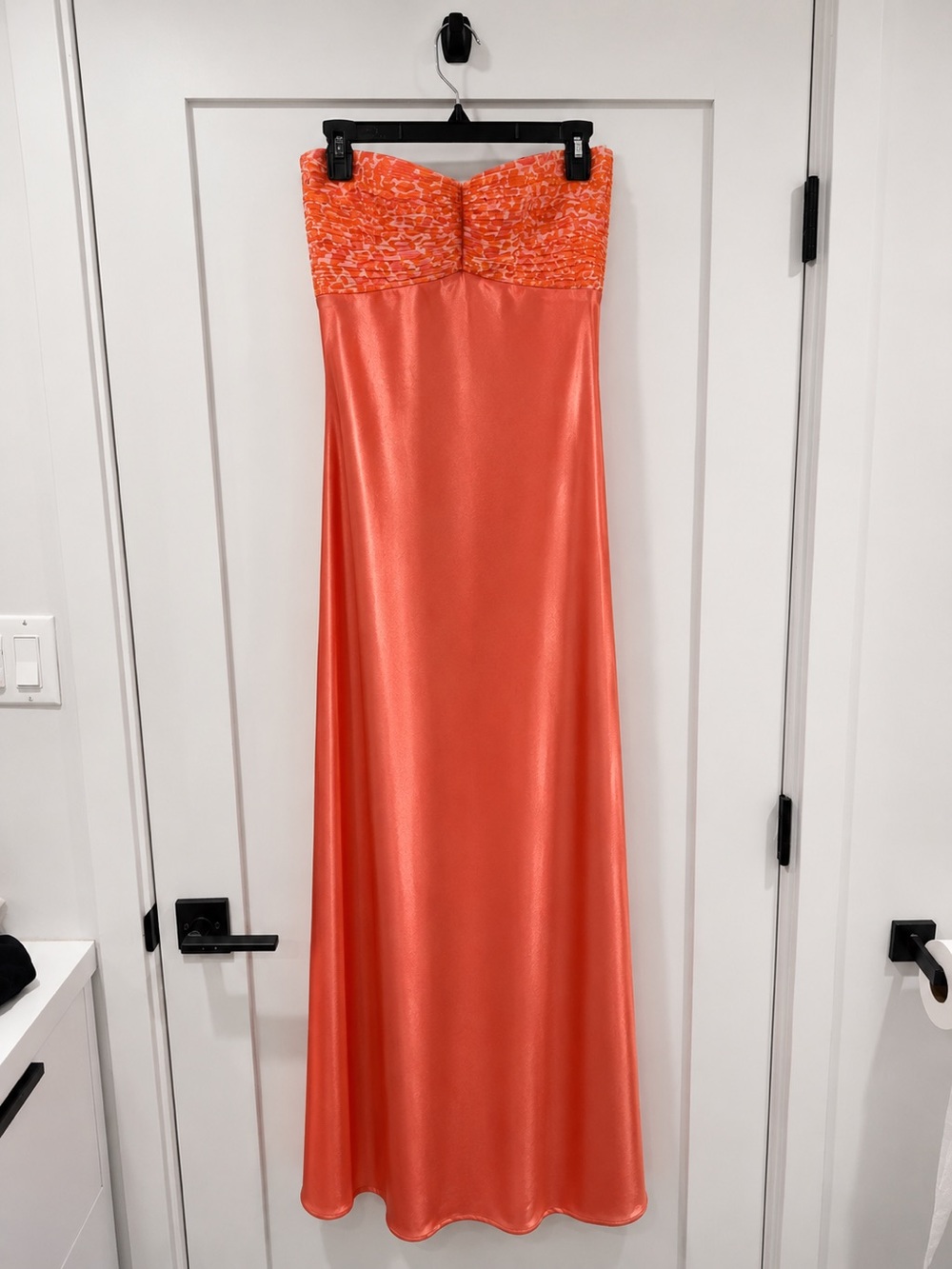 Laundry by Shelli Segal Silk Strapless Satin Coral Evening Dress - Size 8 - Picture 4 of 5